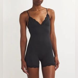 NWT Skims Fits Everybody Lace Triangle Onesie Romper Onyx Black Sexy Sz L